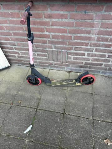 Gebruikte Stuntstep - Sajan met roze accenten