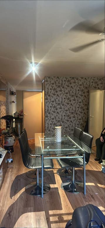 Glazen eettafel met stoelen - Zo goed als nieuw!