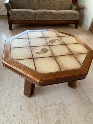 GRATIS! achthoekige salontafel met tegels en eikenhout