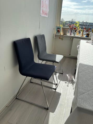 4 stoelen (mis matched)