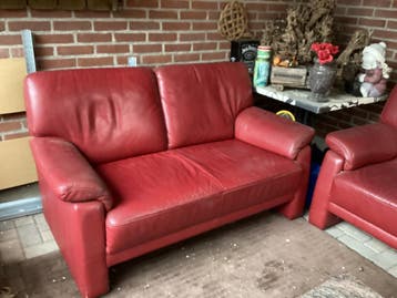 Bankstel van rood leer gratis