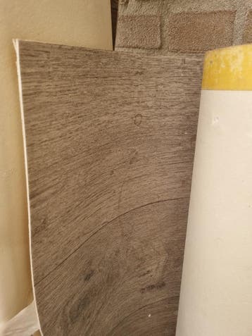 Diverse rollen vinyl vloerbedekking - Gratis