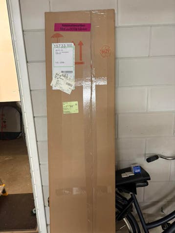 Achterkant linnenkasten (nieuw in doos)