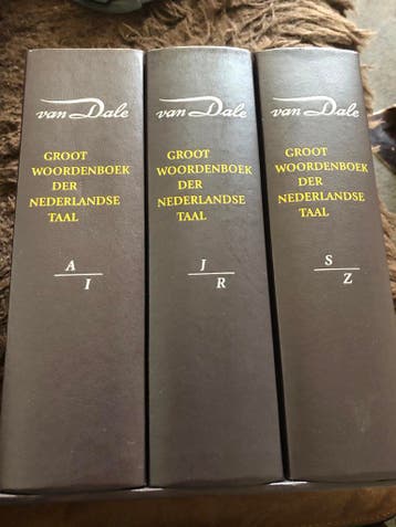 Van Dale Groot Woordenboek der Nederlandse Taal (3 delen)
