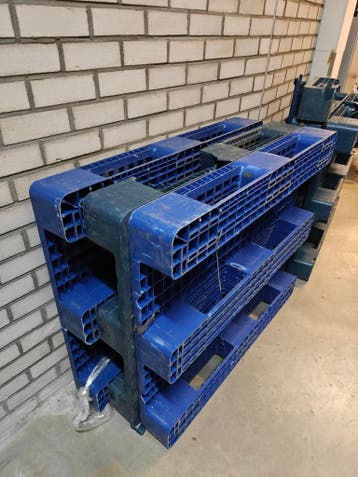 Kunststof pallets 120*100 gratis afhalen
