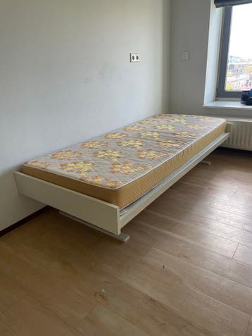Stalen bedframe met lattenbodem
