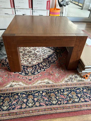 Bijzettafel/salontafel met gebruiksporen