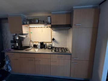 Gratis Keuken in redelijke staat met apparatuur