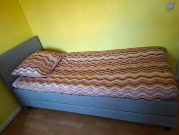 GRATIS Eenpersoons boxspring 90X200