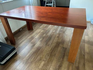 Houten eettafel 0,9x1,6x0,77m