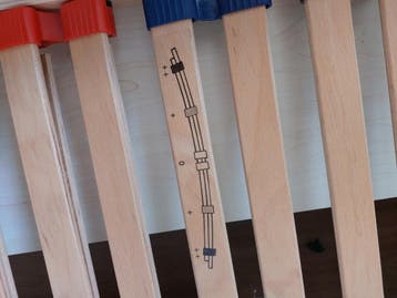 Lattenbodem en matras 90x200 Gratis af te halen.