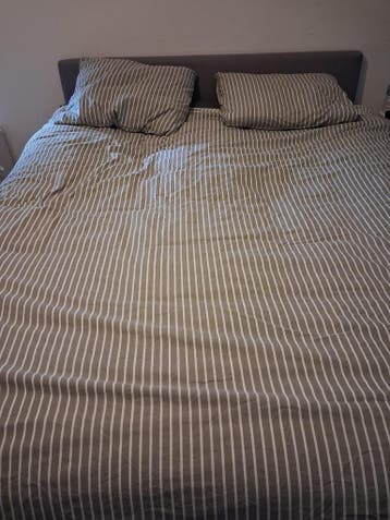 GRATIS OP TE HALEN Tweepersoonsbed