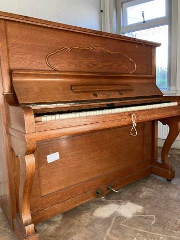 F. Geissler Zeitz piano