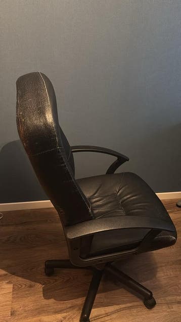 Gratis bureaustoel - Gebruikt, maar functioneel
