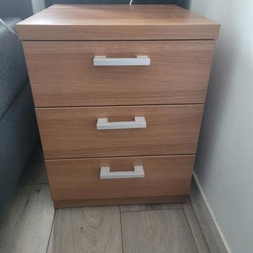 Nachtkastje/Ladekastje met 3 lades