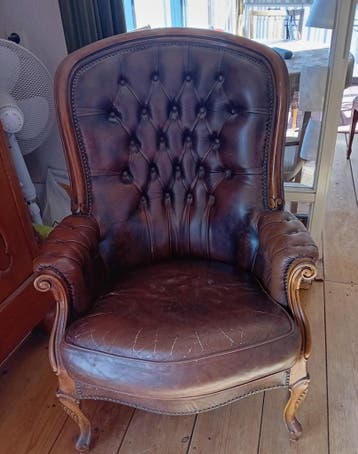 Mooie leren fauteuil, gratis af te halen in Amsterdam West