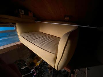 Gratis Gele Bank - 120 cm breed, 60 cm hoog, houten poten