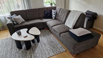 Gratis mooie grijze hoekbank (270x240)