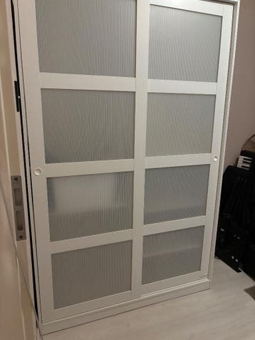 Witte schuifdeur kast Ikea