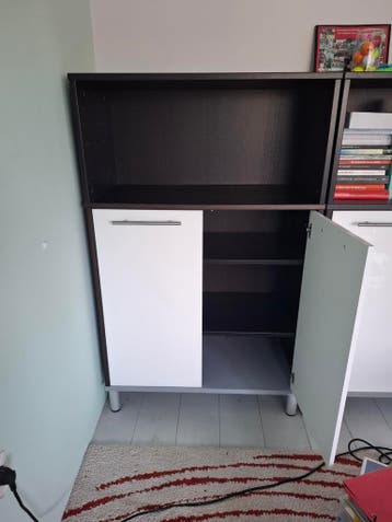 Ikea kantoorkast met open vak en deuren. Gratis