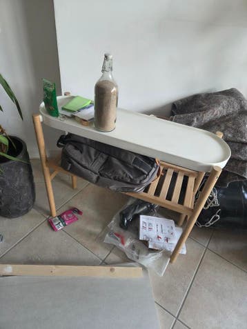 Houten bijzettafel met wit blad