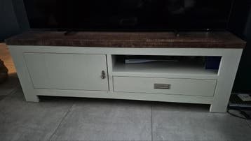 Tv meubel gratis