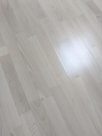 Laminaat, circa 60 m2, uiterlijk zaterdag ophalen