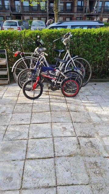 Kinderfietsje met zijwieltjes