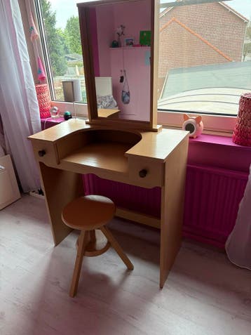 Gratis! Kaptafel met krukje, opknapper