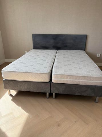 Boxspring 180x210 (matrassen nieuw)