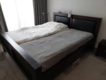 Prachtig koloniaal bed, compleet, gratis