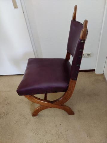 Vintage drie eetkamerstoelen, eikenhout, bordeaux