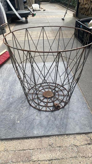 Gratis ijzeren mand - mand houtmand