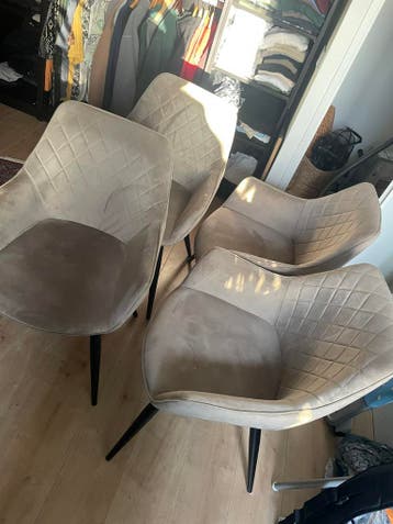 4 velvet champagne / beige eetkamerstoelen (beschadigd)