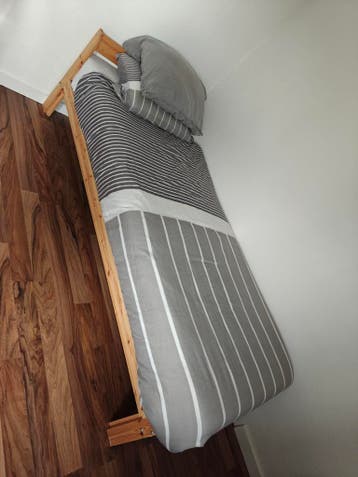 GRATIS Logeerbed met dekbed en kussens