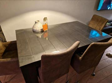 Zwarte eettafel 160x100 cm