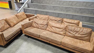 3 bruine banken voor loods, buurthuis of mancave