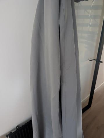 4 gordijnen: 2 doorzichtig, 2 normale