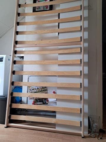GRATIS 》》90x200 lattenbodem met matras,  goede staat