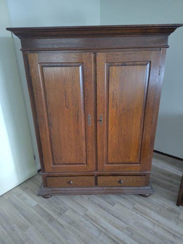 Gratis: Houten kast met legplanken