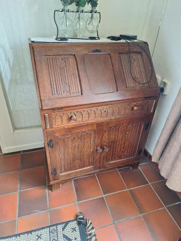 Houten secretaire met klep en opbergruimte