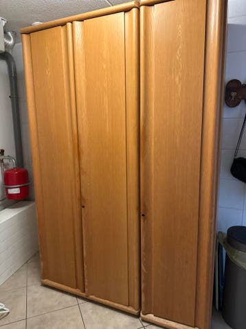 Grote eiken 3 deurskast