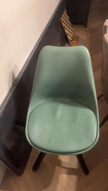 Stoelen gratis af te halen