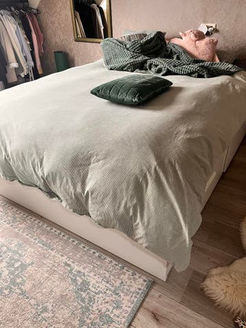 IKEA bed met 4 lades, 140x200 cm, in goede staat