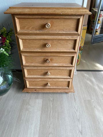 Gratis op te halen: Houten ladekast met 5 laden