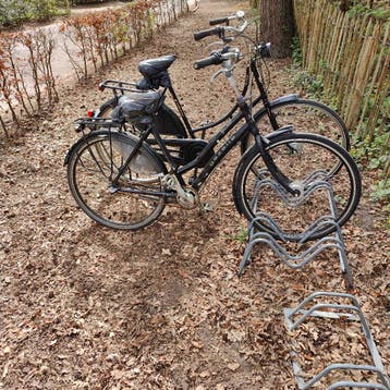 2 gloednieuwe fietsen