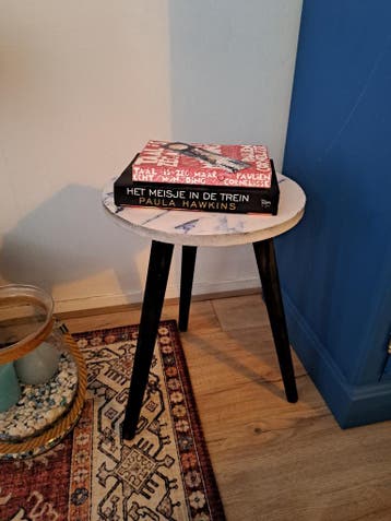 Decoratief krukje met marmerlook blad