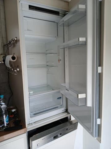 Inbouw koelkast met vries vaatwasser en keramische kookplaat