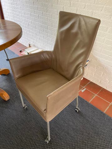 GRATIS Ronde Eethoek met Uitschuifbare Tafel en 4 Stoelen