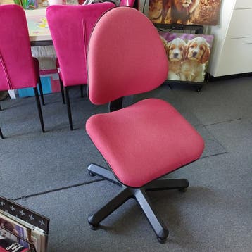 GRATIS ,soepel draaiende bureaustoel.